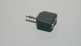 ADATTATORE SPINA DIAM.3.5 STEREO / 2 PRESE 3.5MM STEREO STAR
